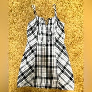Aeropostale Linen Dress, Medium, Black and White. Adjustable Straps.